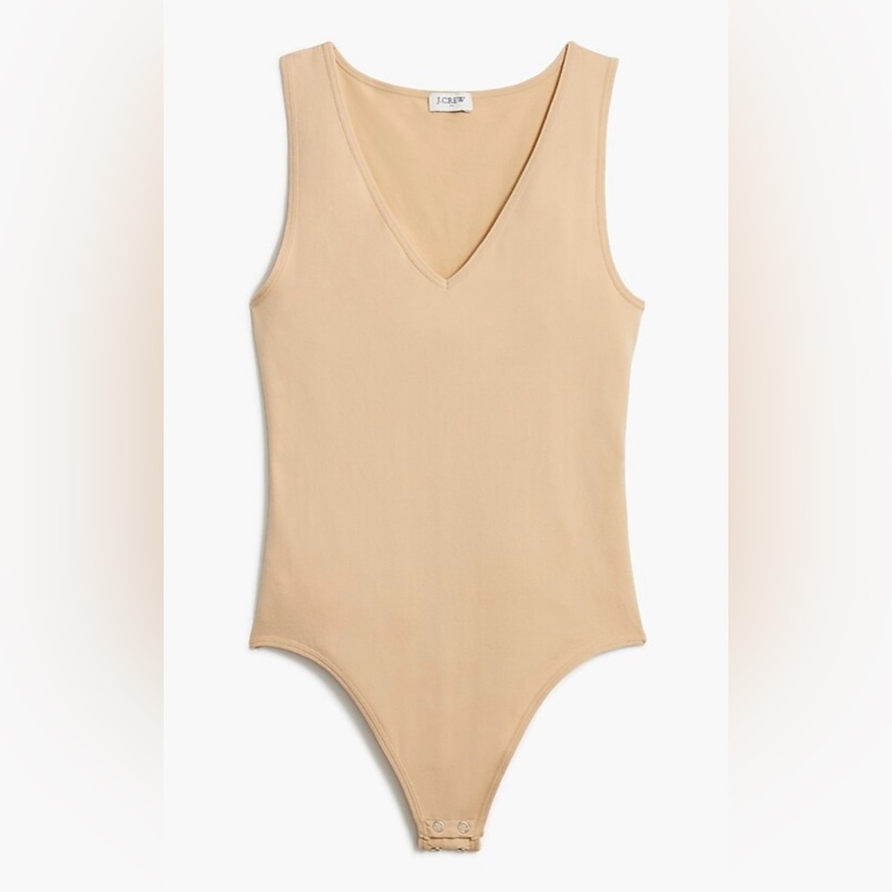 Sleeveless layering v-neck bodysuit in Sand